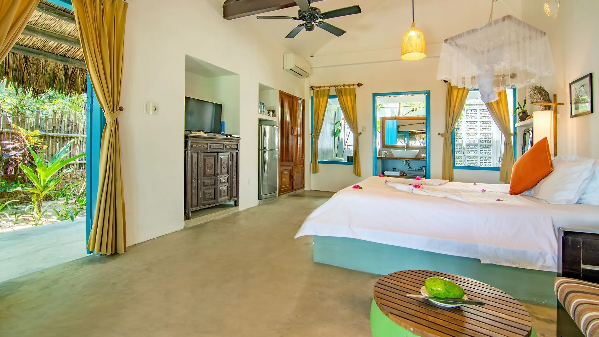 Ocean House Hotel Hoi An 3*,